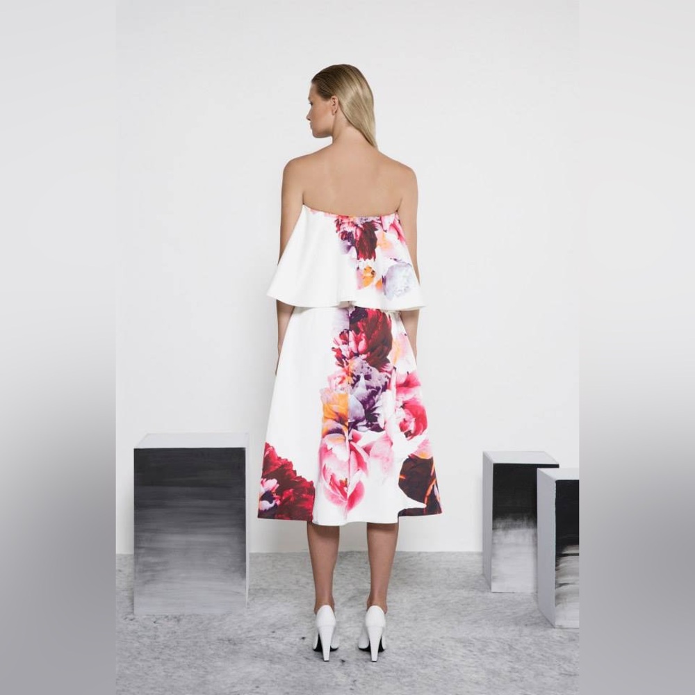 KEEPSAKE the Label White and Red Floral A-Line Skirt - Picture 3 of 7